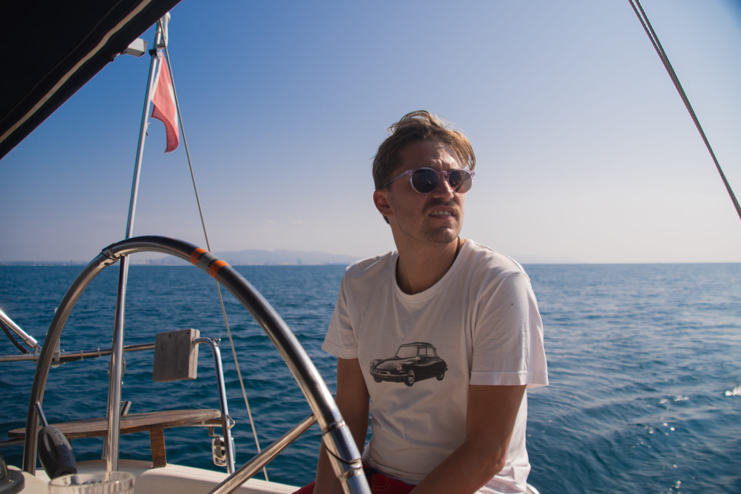 Toby Sailing Amada